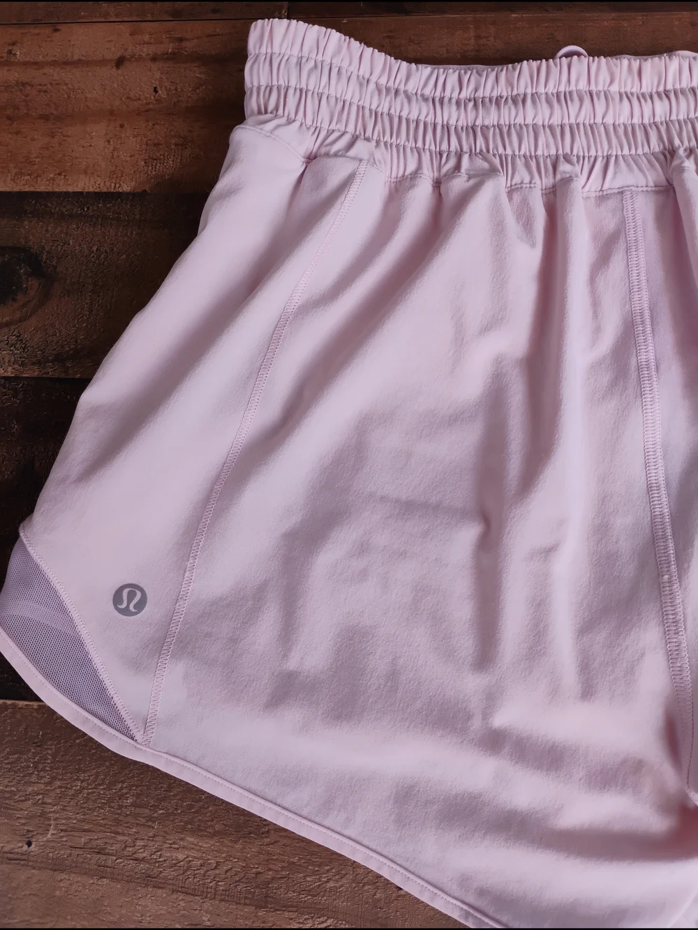 Lululemon Strawberry Milkshake Hotty Hot Shorts Size 6 - Picture 6 of 12